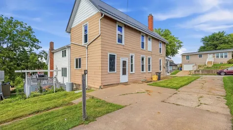 2259 Schroeder Dubuque IA 52001