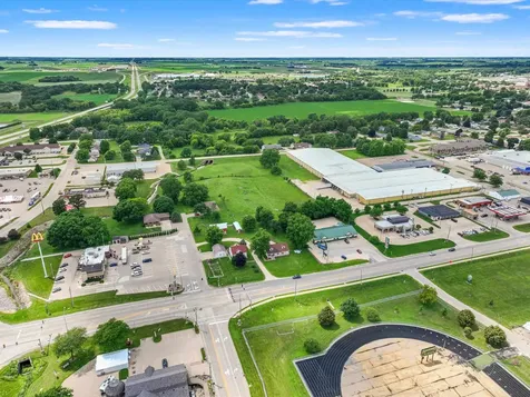1430 SE 9th Dyersville IA 52040