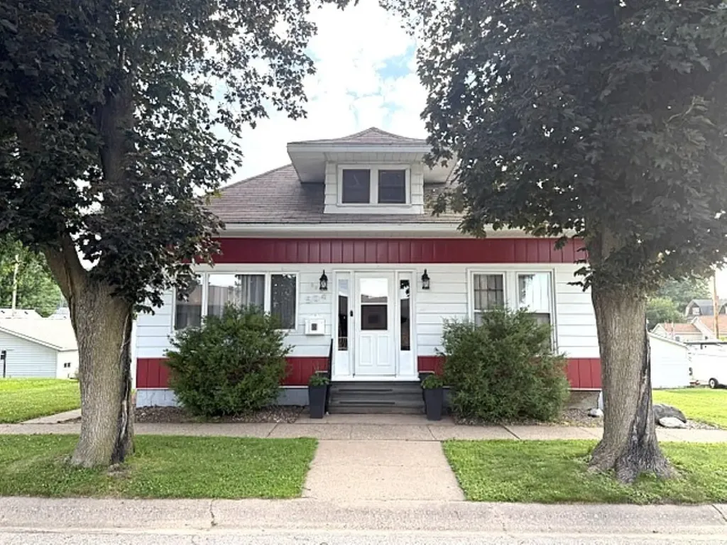 504 S 4th Bellevue IA 52031