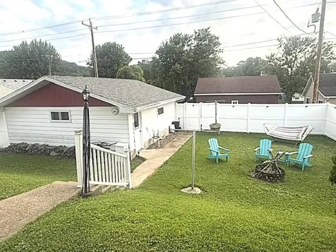 504 S 4th Bellevue IA 52031