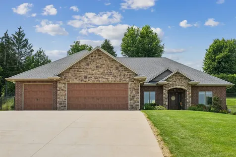 16797 Daisy Dubuque IA 52001