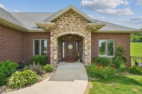 16797 Daisy Dubuque IA 52001