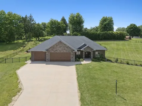 16797 Daisy Dubuque IA 52001