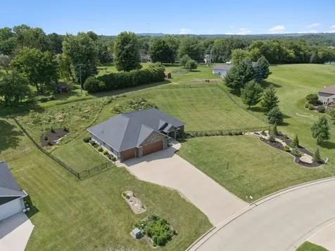 16797 Daisy Dubuque IA 52001