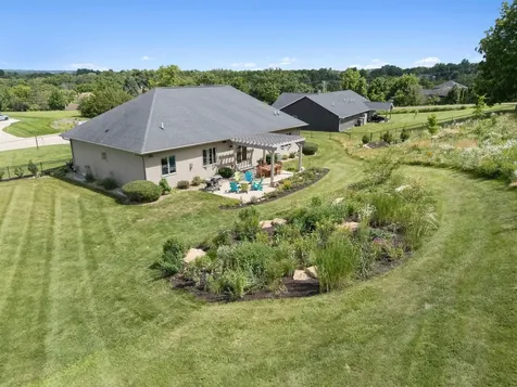 16797 Daisy Dubuque IA 52001
