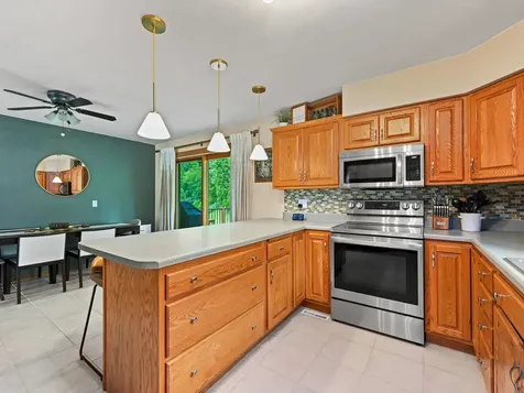 2750 N Grandview Dubuque IA 52001