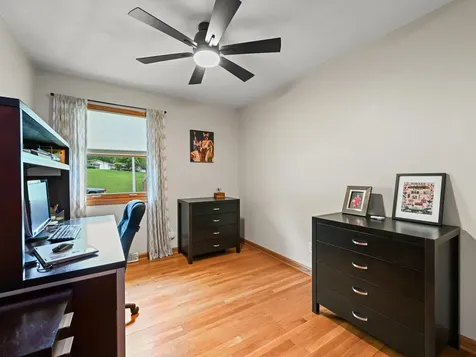2750 N Grandview Dubuque IA 52001