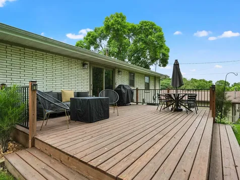 2750 N Grandview Dubuque IA 52001