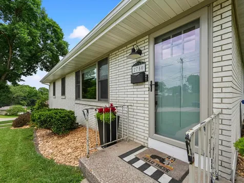 2750 N Grandview Dubuque IA 52001