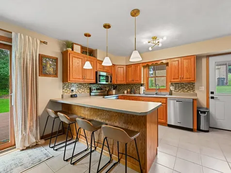 2750 N Grandview Dubuque IA 52001