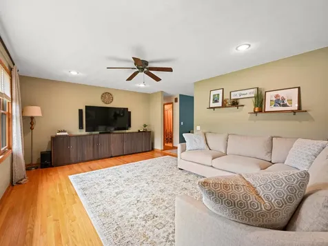 2750 N Grandview Dubuque IA 52001