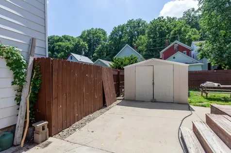 2665 White Dubuque IA 52001