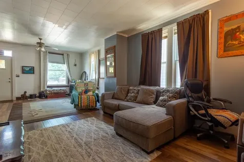 2665 White Dubuque IA 52001