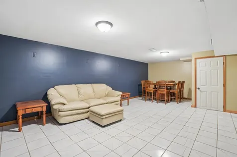 855 Kirkwood Dubuque IA 52001