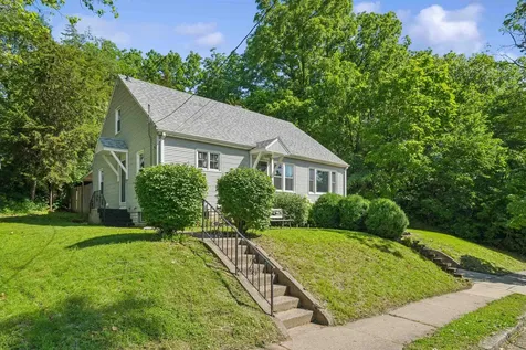 855 Kirkwood Dubuque IA 52001