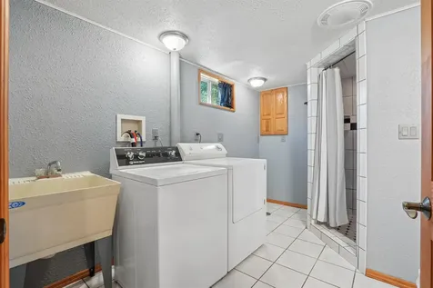 855 Kirkwood Dubuque IA 52001