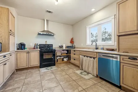 28205 400th Bellevue IA 52031