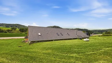 28205 400th Bellevue IA 52031