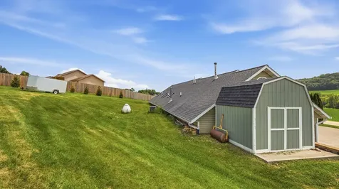 28205 400th Bellevue IA 52031