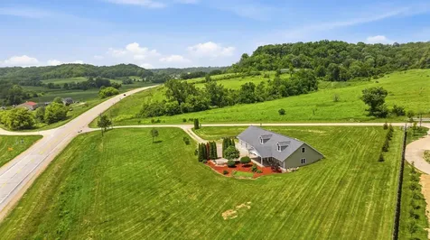 28205 400th Bellevue IA 52031