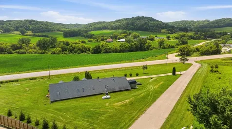 28205 400th Bellevue IA 52031