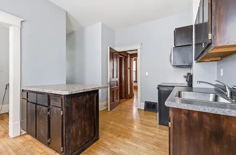 703 Caledonia Dubuque IA 52001