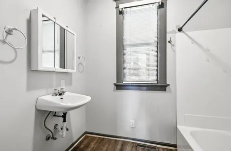 703 Caledonia Dubuque IA 52001