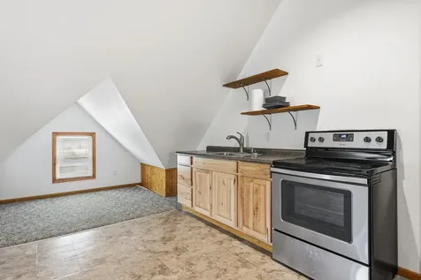 703 Caledonia Dubuque IA 52001