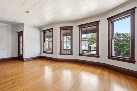 703 Caledonia Dubuque IA 52001