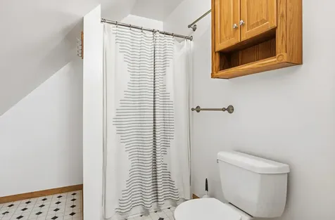 703 Caledonia Dubuque IA 52001
