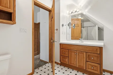 703 Caledonia Dubuque IA 52001