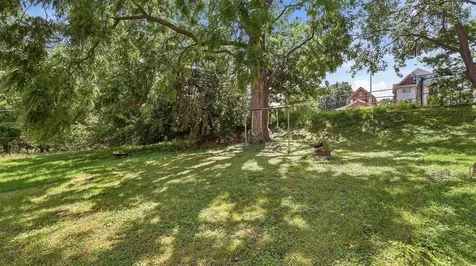703 Caledonia Dubuque IA 52001