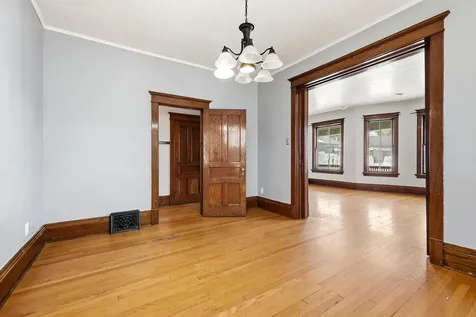 703 Caledonia Dubuque IA 52001