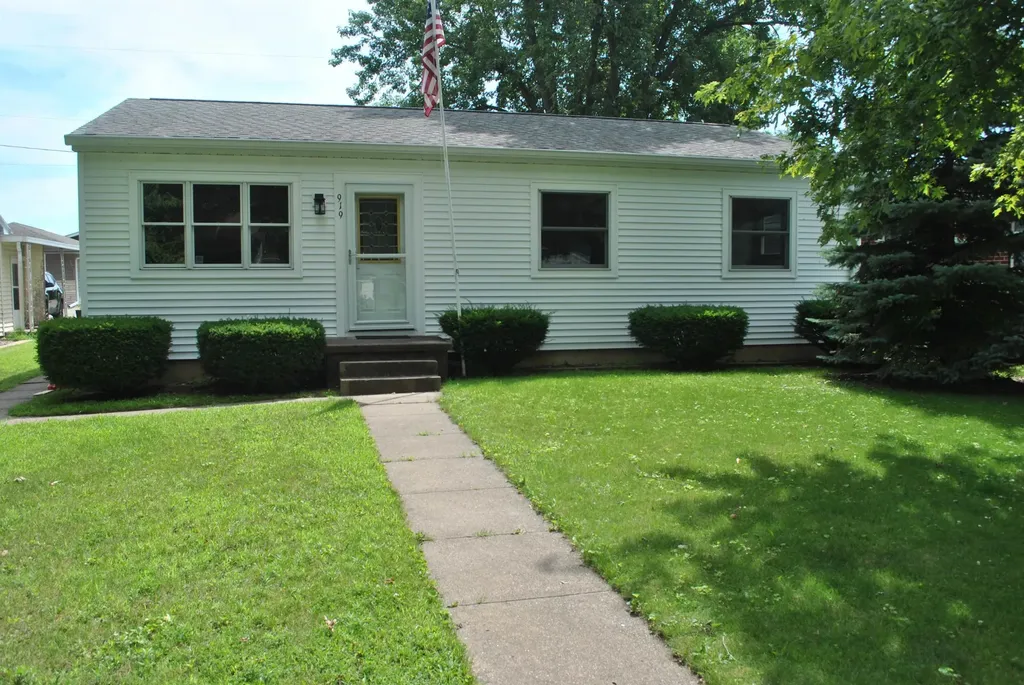 919 N Second Guttenberg IA 52052