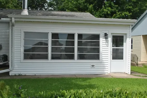 919 N Second Guttenberg IA 52052