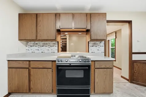 2035 Jansen Dubuque IA 52001