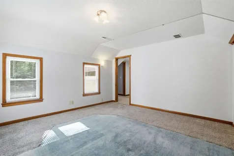 2035 Jansen Dubuque IA 52001