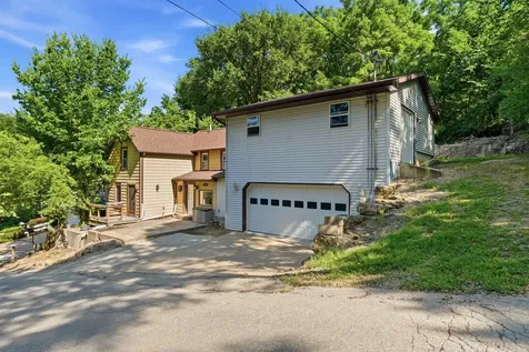 2035 Jansen Dubuque IA 52001