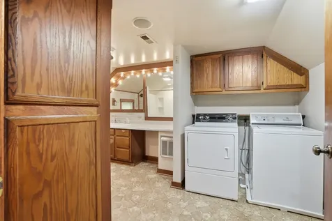 2035 Jansen Dubuque IA 52001