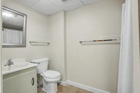 2874 Meadow Wood Dubuque IA 52001