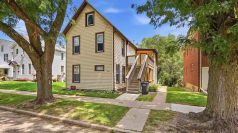 2418 Broadway Dubuque IA 52001