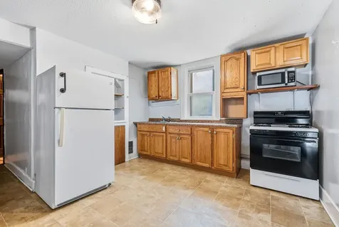 2418 Broadway Dubuque IA 52001