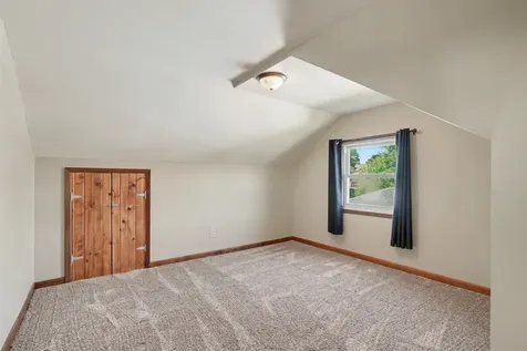 608 5th Avenue SW Cascade IA 52033