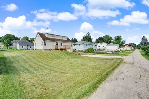 608 5th Avenue SW Cascade IA 52033