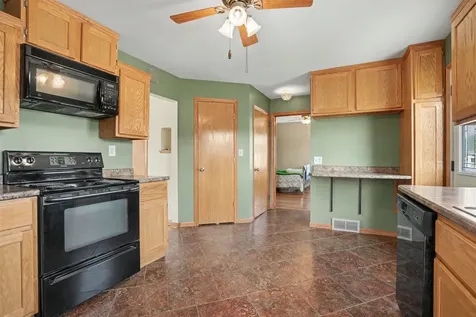 608 5th Avenue SW Cascade IA 52033
