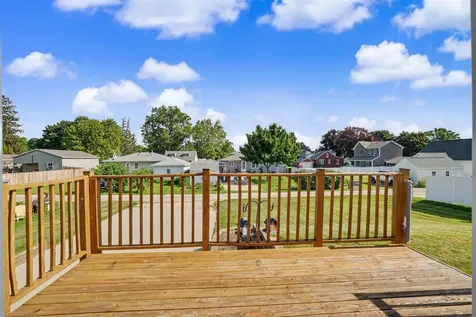 608 5th Avenue SW Cascade IA 52033