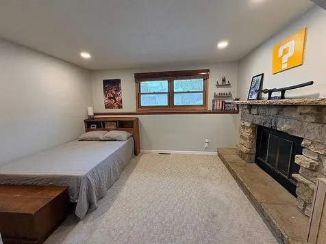 2355 Clarke Crest Dubuque IA 52001