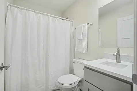 851 Ramona Dubuque IA 52003