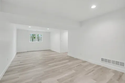 851 Ramona Dubuque IA 52003