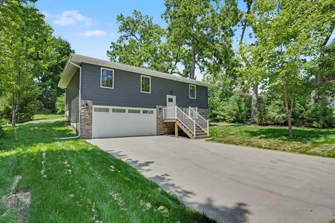 851 Ramona Dubuque IA 52003